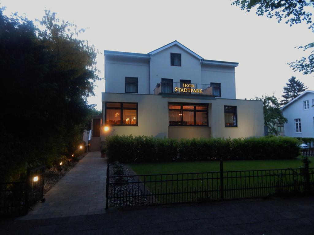 Aparthotel Stadtpark リューベック エクステリア 写真